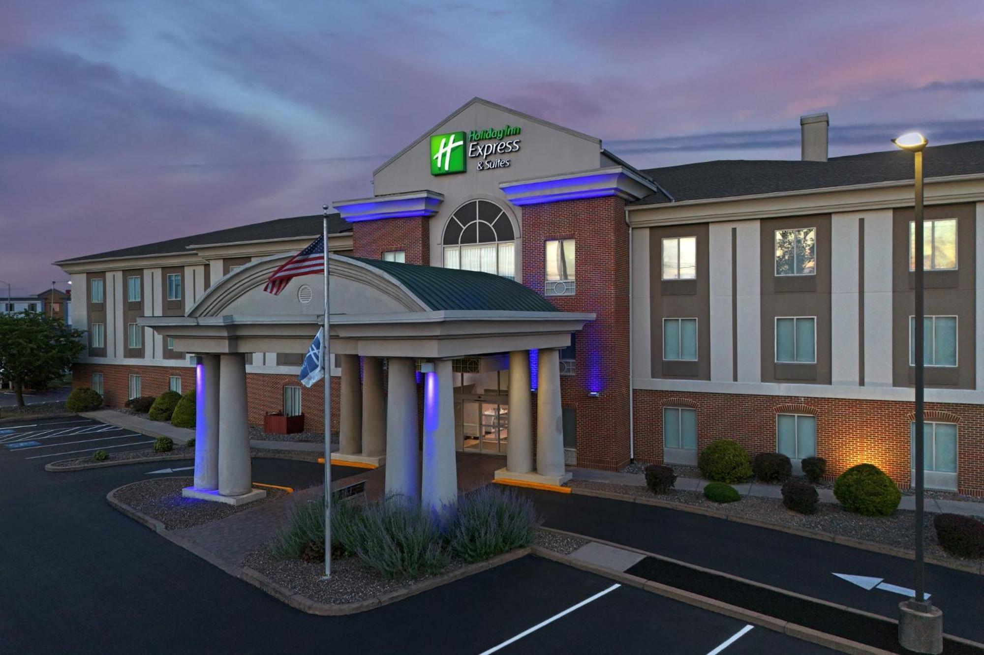 Holiday Inn Express & Suites By Ihg Chambersburg By Ihg Екстериор снимка